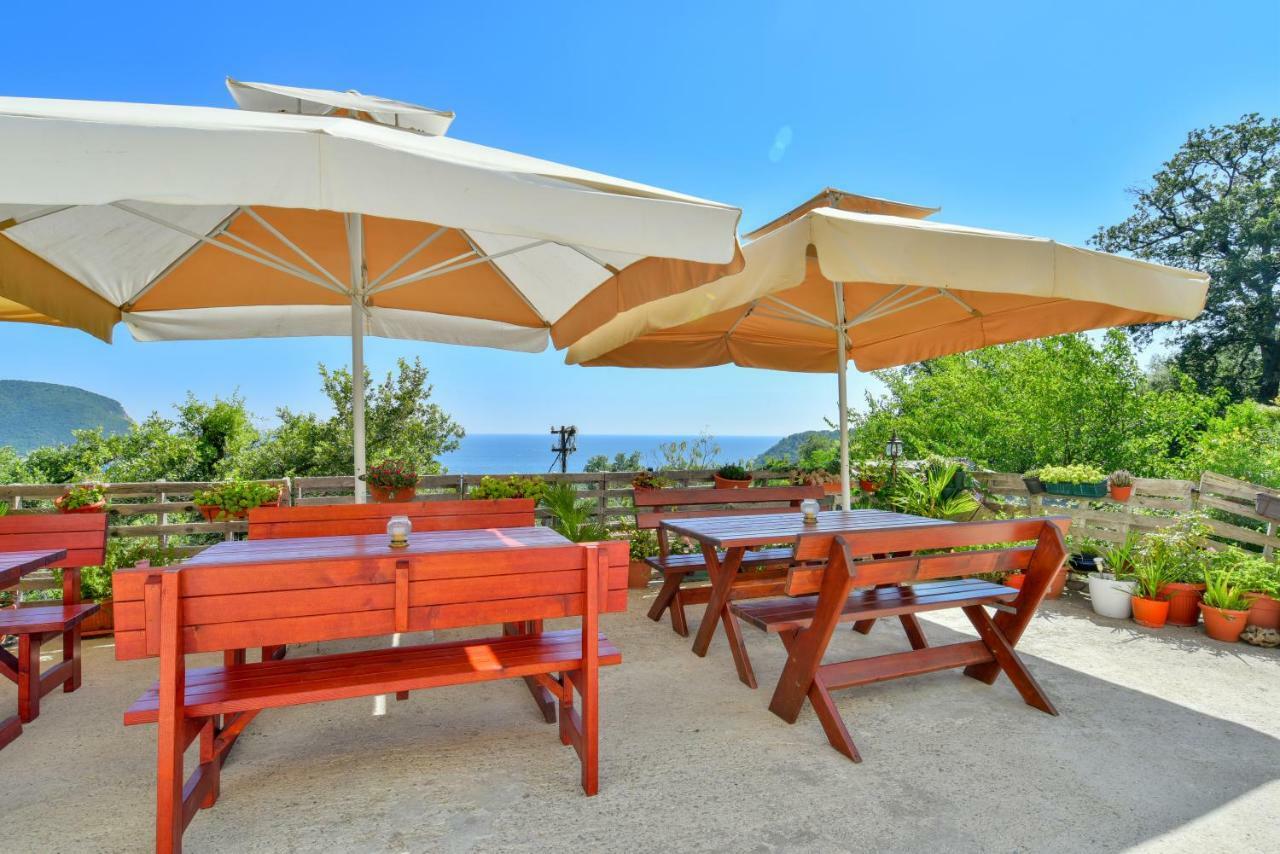 Pataki Guesthouse Petrovac Exterior foto